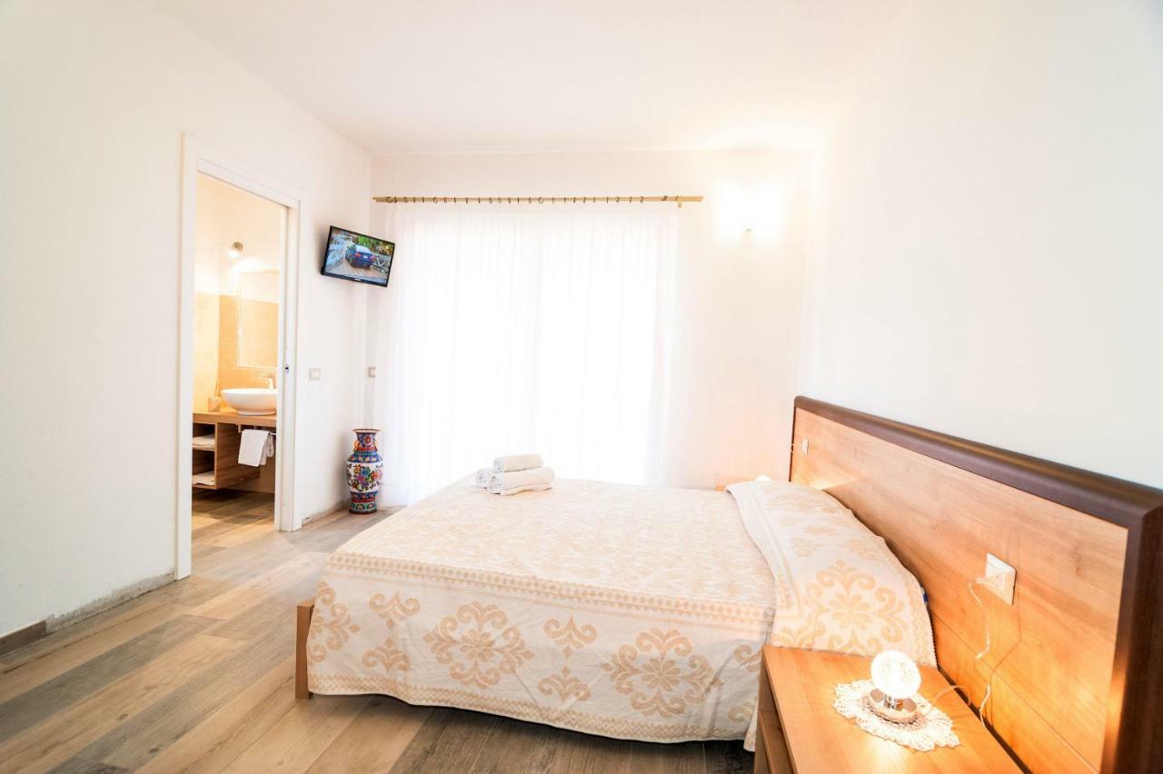 Molarotto Camere Con Angolo Cottura San Teodoro  Εξωτερικό φωτογραφία